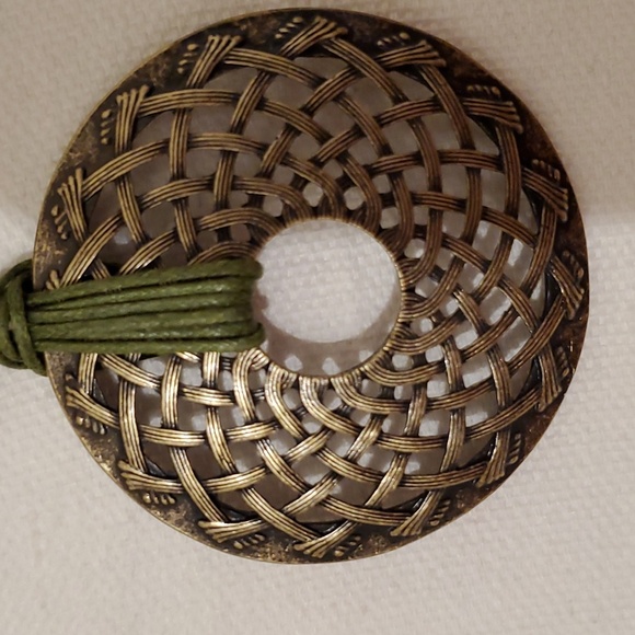 EUCIB Lia Sophia Mandela Necklace Adjustable with Ribbon Chain - Picture 2 of 6